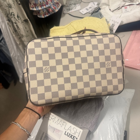 Louis Vuitton NéoNoé MM Pink and Cream Shoulder Bag - Picture 7 of 7